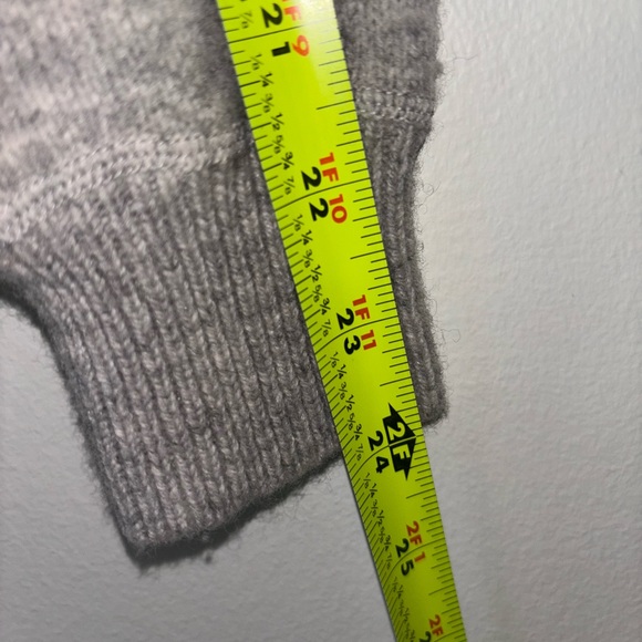 Refectory Gray Crewneck Lambswool Sweater Size Small - Picture 11 of 11